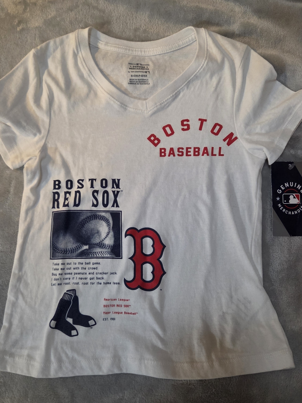 MLB Genuine Merchandise Boston Red Sox Girls White V-Neck sizes S & XL, NWT,